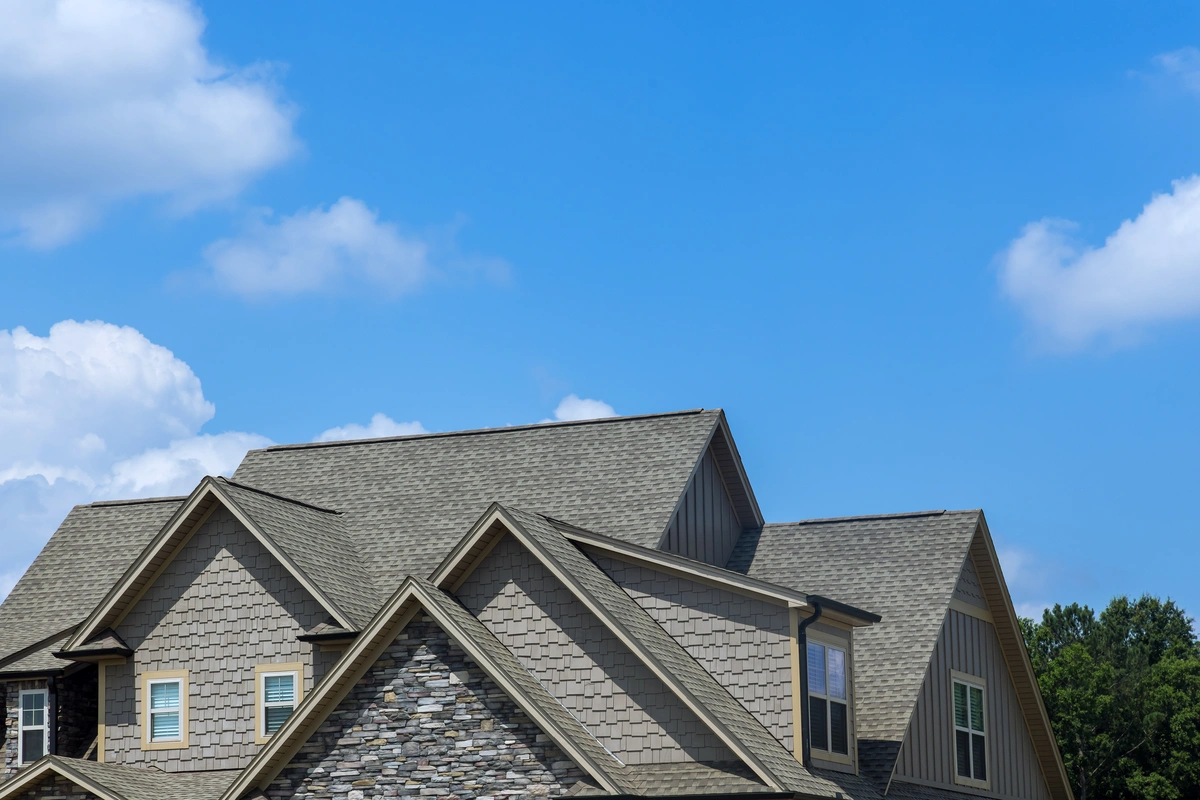roof with composite shingles